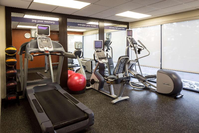 Hampton Inn Philadelphia International Airport - photo 33
