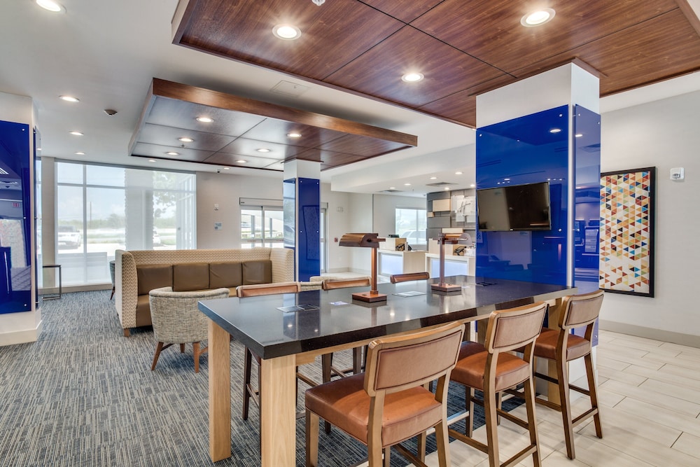 Holiday Inn Express & Suites Denton South by IHG - photo 49