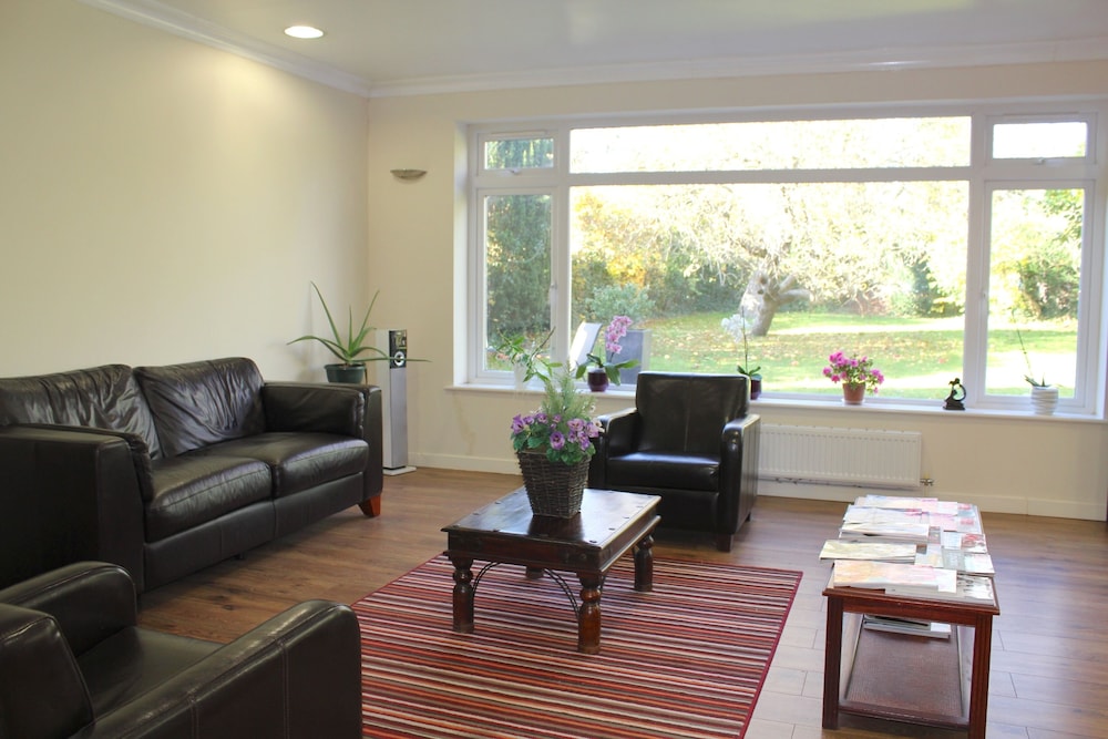 The Dial House Guest House — 4-Star Luxury Hotel in Oxford, United Kingdom