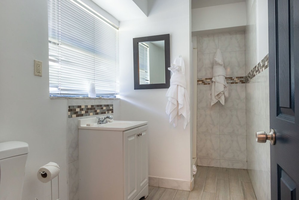 Hollywood Beach Suites - photo 31