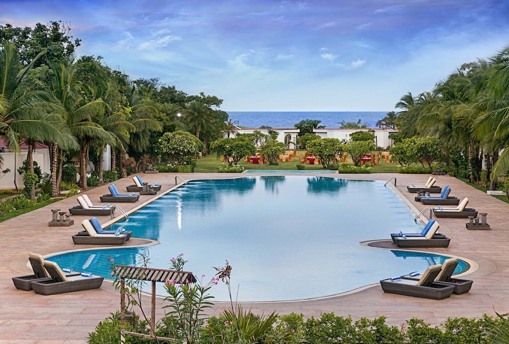 Chariot Beach Resort in Seven Pagodas, India