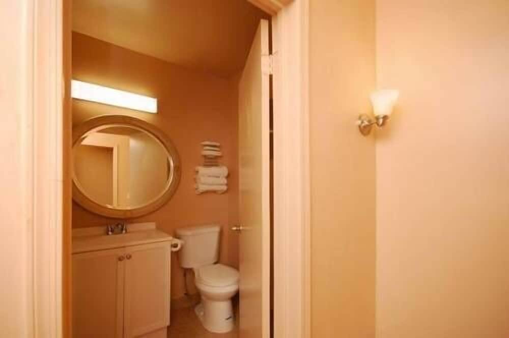 Airport Inn Downtown - photo 10