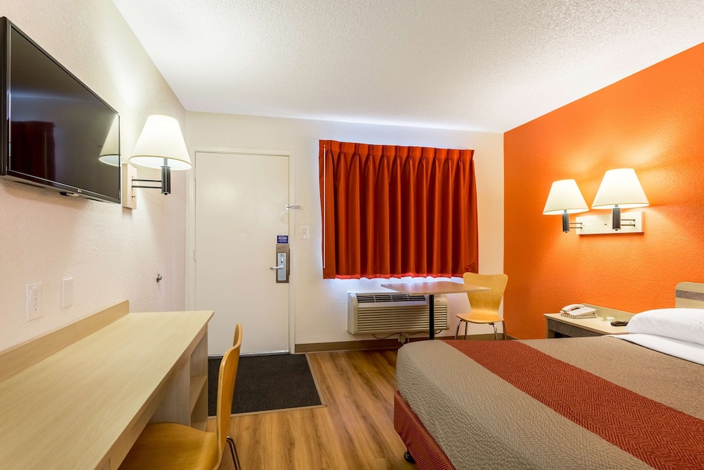 Motel6 Albuquerque NM South Airport - photo 18