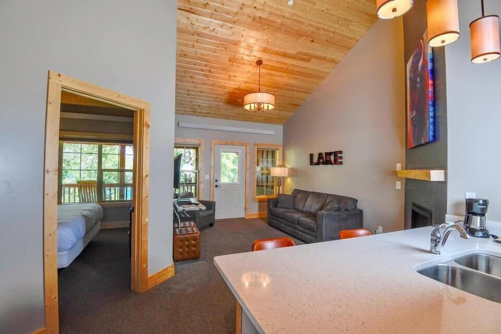 Lakeside Lodge Resort & Marina - photo 14