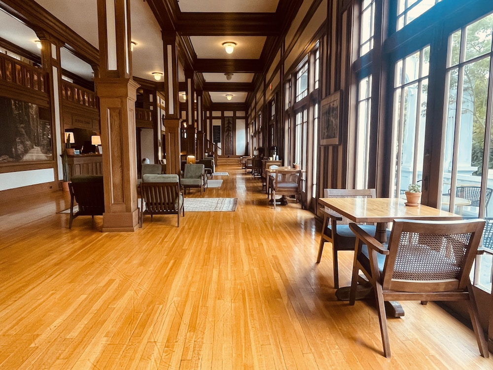 Scotia Lodge - photo 2