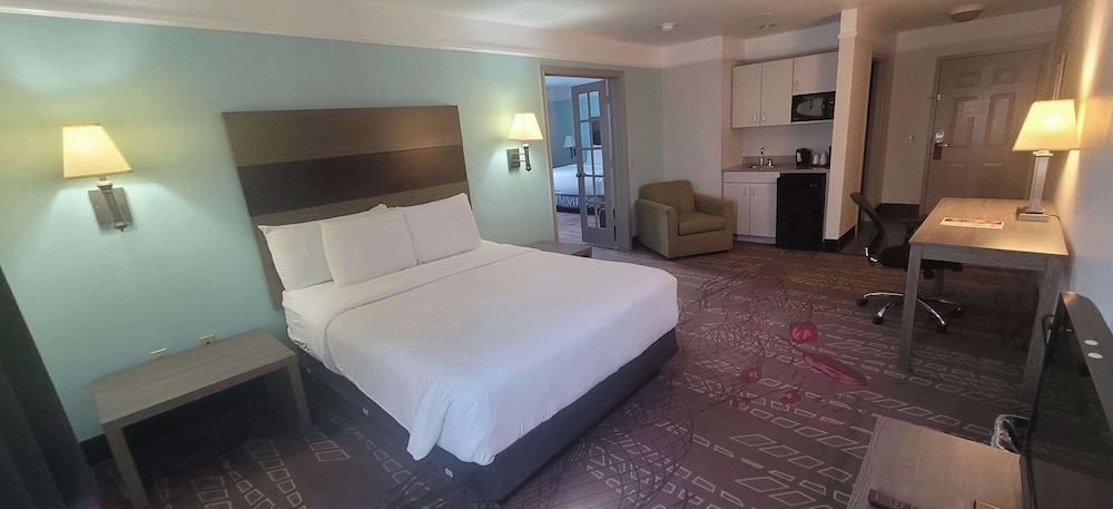 Kemah Edgewater Hotel SureStay Collection by Best Western - photo 11