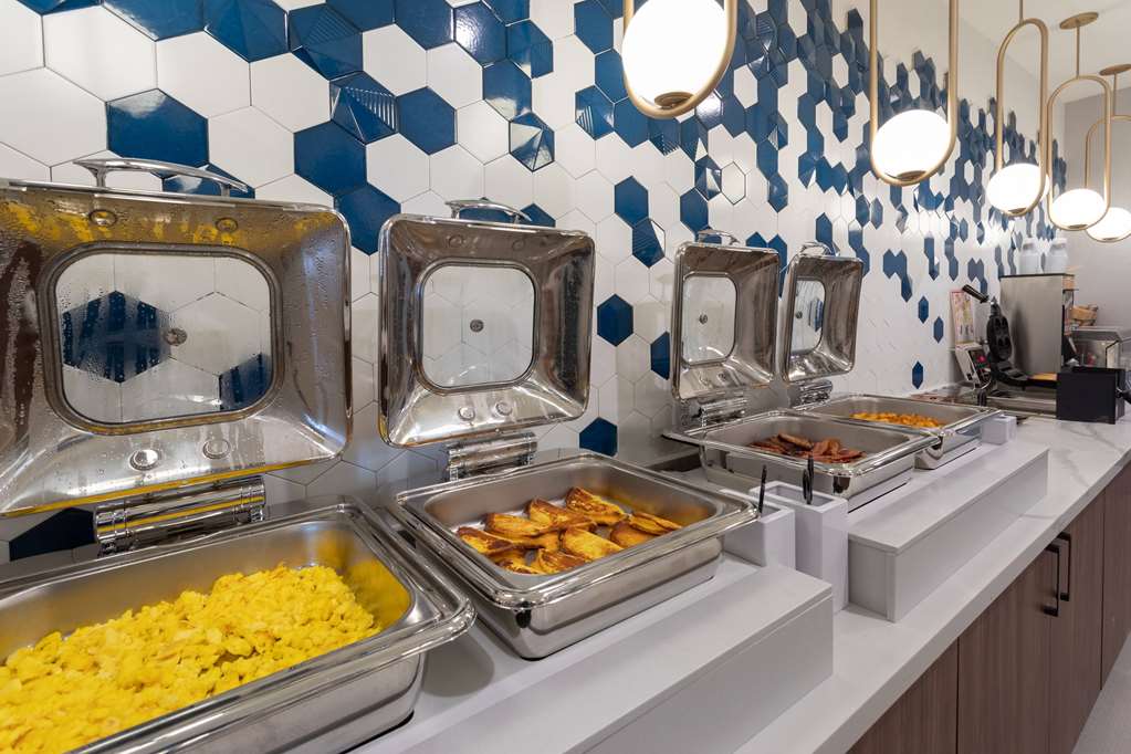 La Quinta Inn & Suites by Wyndham Galt Lodi North - photo 10