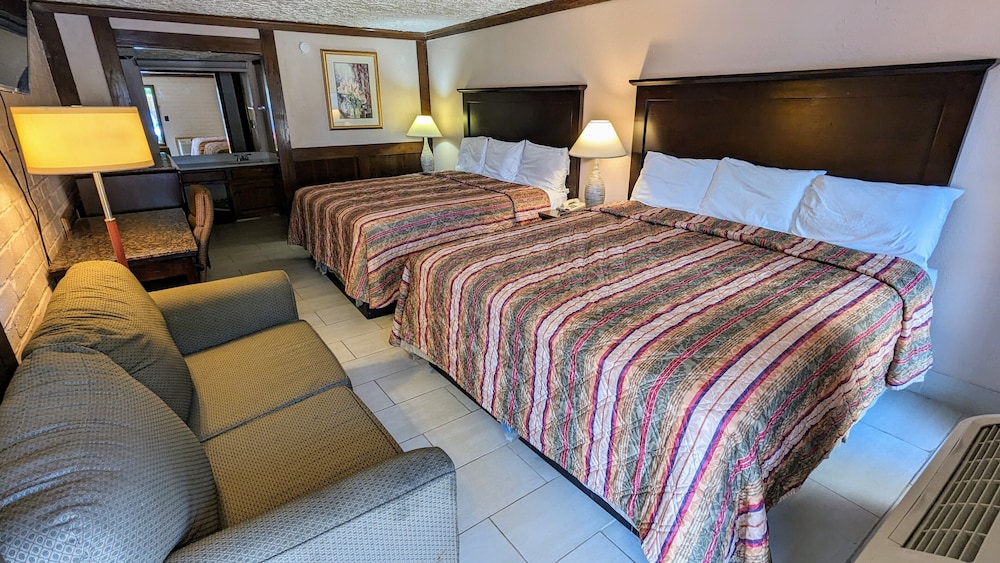 Edelweiss Inn And Suites - photo 6