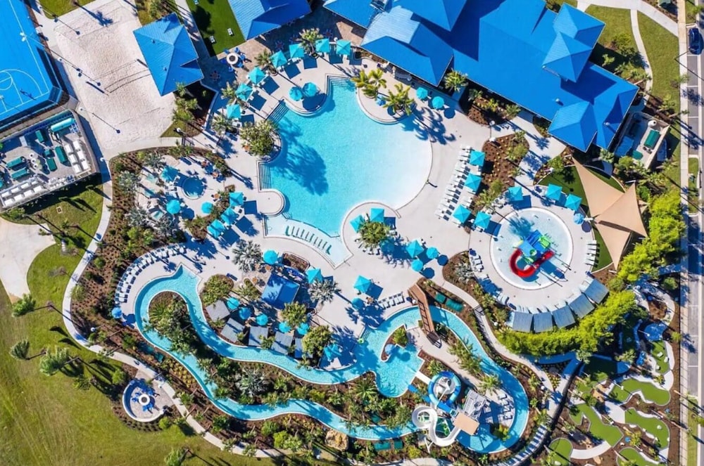 Mahalo Magical Mansion — 4-Star Luxury Hotel in Davenport, United States
