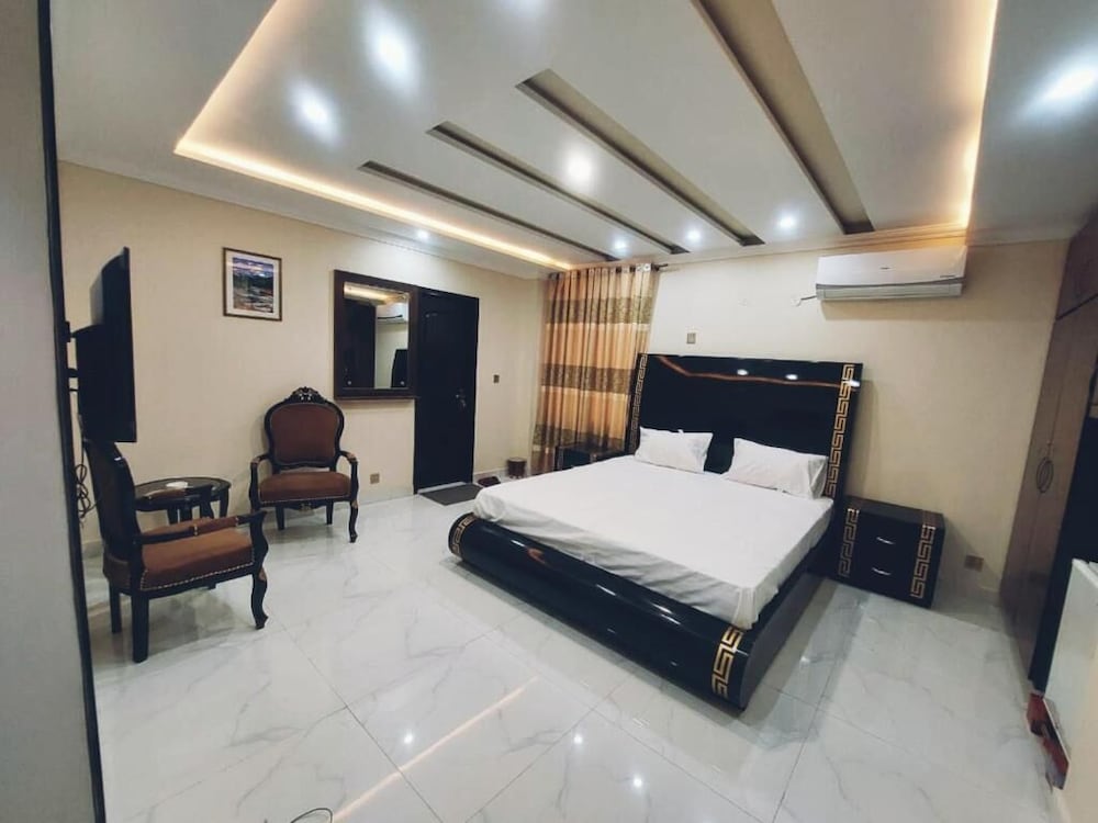 Hotel White Pearl - last minute hotel in Lahore