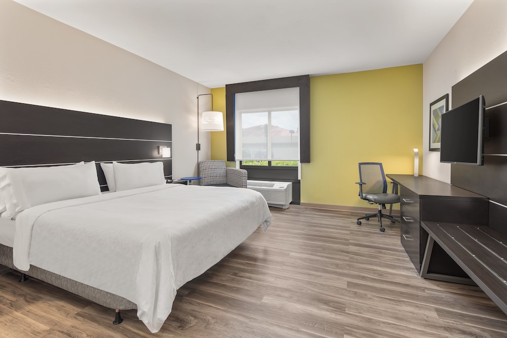 Holiday Inn Express & Suites Hardeeville Hilton Head by IHG - photo 13