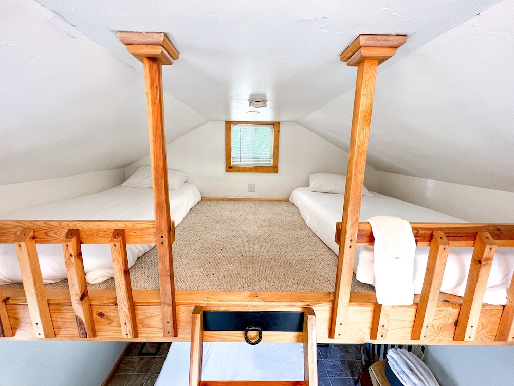 Cedar Creek Lodging & RV Park - photo 11