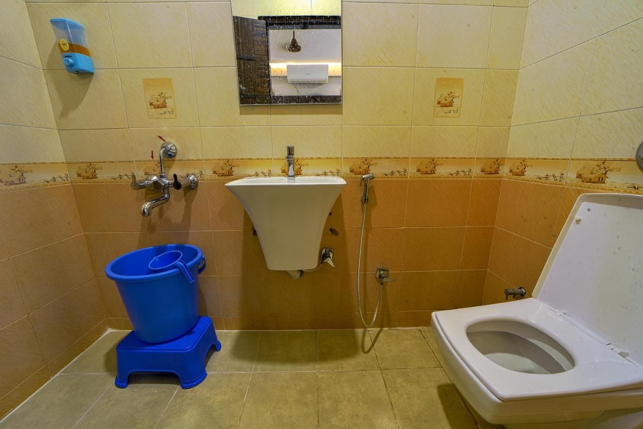 Hotel Shri Dwarka Deluxe & Lodging — hotel near Kolhapur Airport