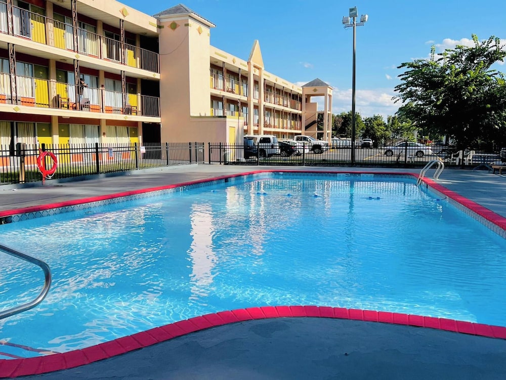 Ashland Studio Inn By OYO Richmond North near Kings Dominion - photo 16