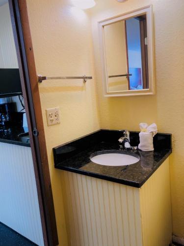 River Side Inn - photo 19
