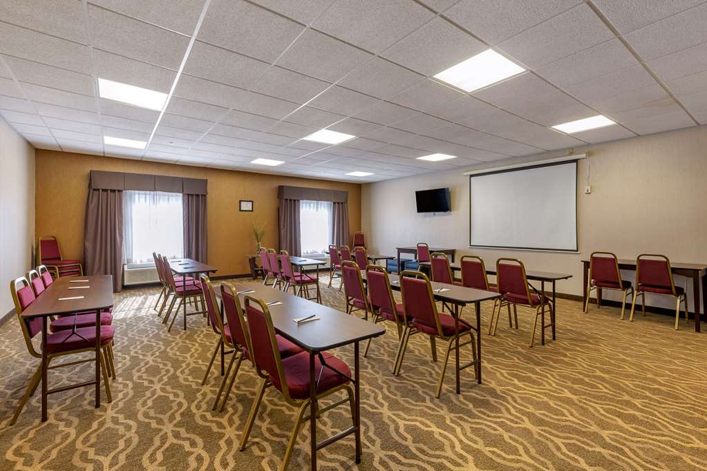 Comfort Suites Perrysburg Toledo South - photo 27