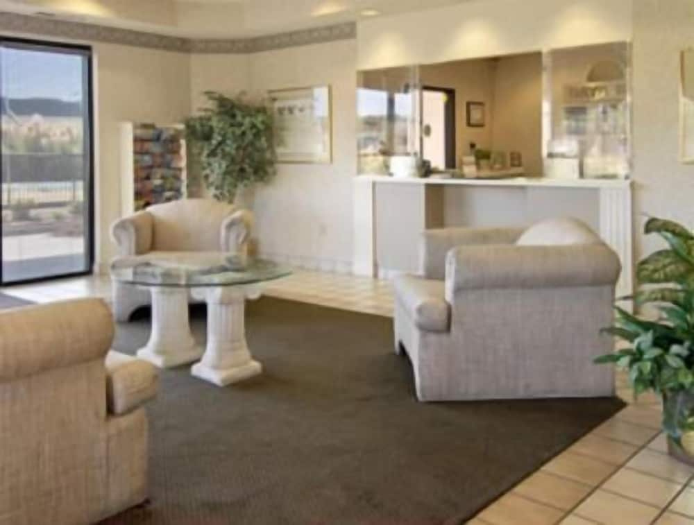 Econo Lodge Franklin in Franklin, United States