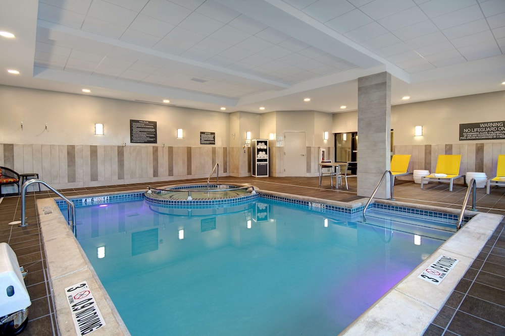 Hilton Garden Inn Terre Haute - photo 56
