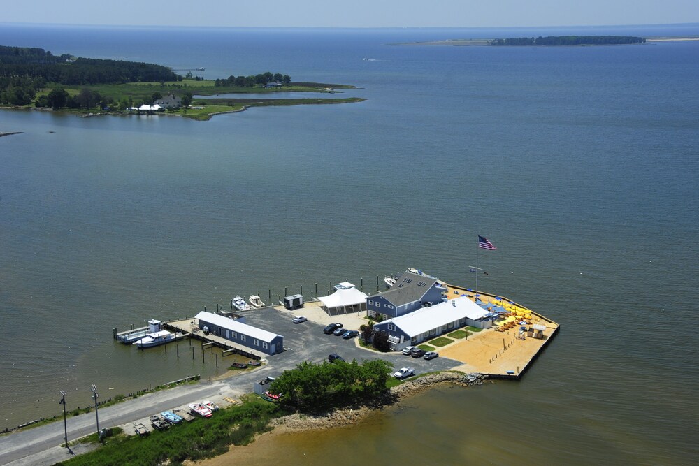 Lowes Wharf Marina Inn - photo 12