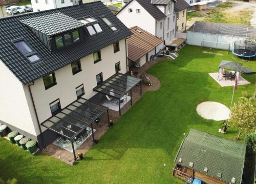 Ferienwohnung Kurz Hofgarten — 4-Star Luxury Hotel in Wertheim, Germany