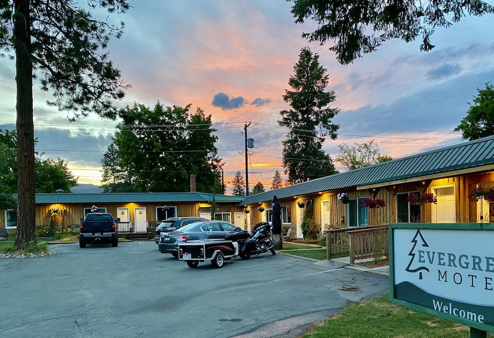 Evergreen Motel - photo 53