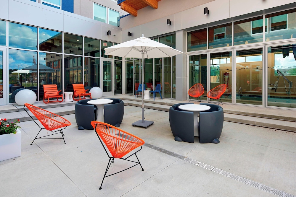 Aloft Cleveland Airport - photo 30
