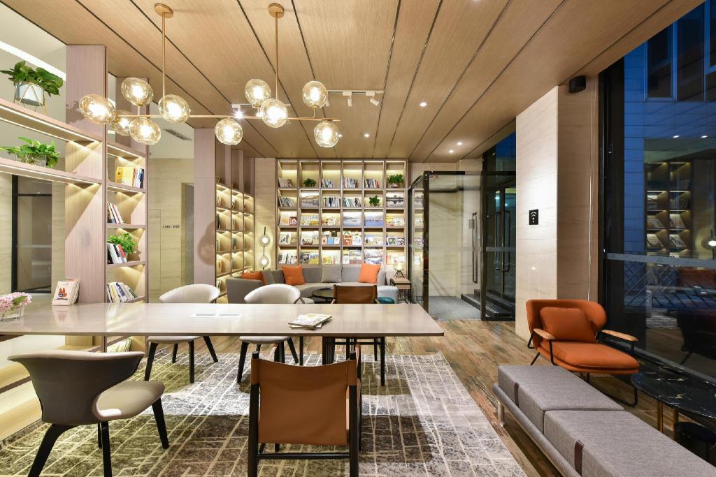Atour Hotel Beijing Yizhuang West Rongjing Street — 4-Star Luxury Hotel in Beijing, People's Republic of China