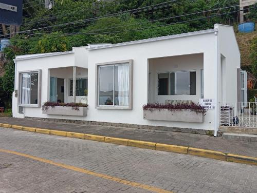 Sunset Sambaqui - carbon neutral hotel in Florianopolis