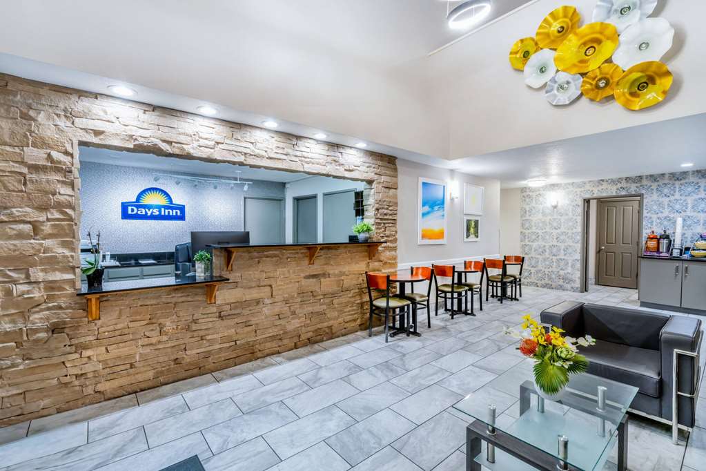 Days Inn by Wyndham Los Lunas - photo 7