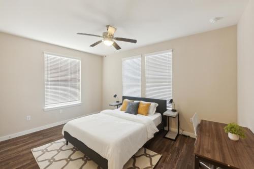 Cullen 4202 I New Construction 2Bd Apt I Gated — 4-Star Luxury Hotel in Houston, United States