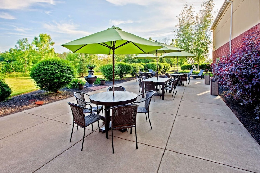 Hampton Inn & Suites Cleveland Southeast Streetsboro - photo 27