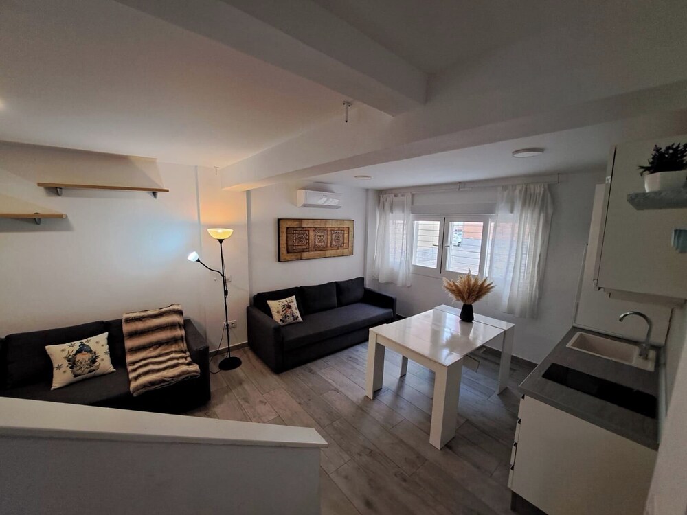 Cozy Apartment up to 6 Persons 3 min to Metro hotel Pilar Madrid