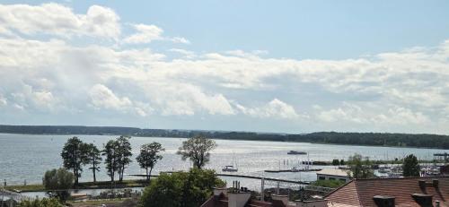 Apartament Giżycko Studio 55 z widokiem na jezioro — 4-Star Luxury Hotel in Gizycko, Poland