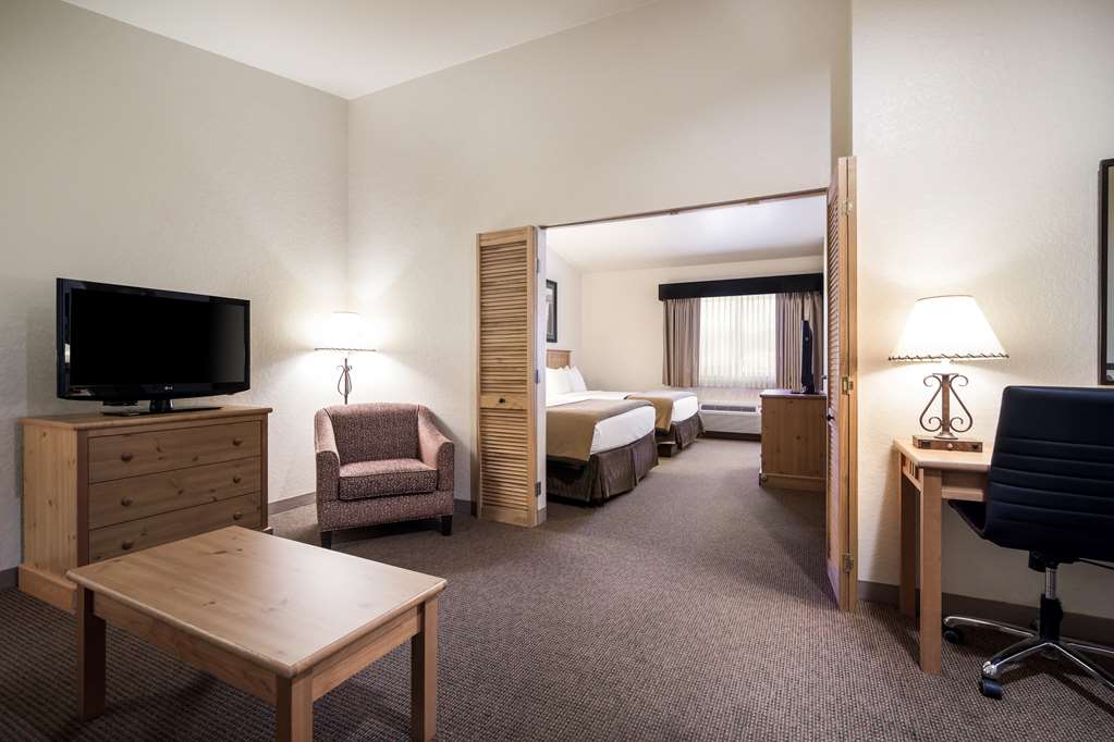 Best Western Golden Spike Inn & Suites - photo 28