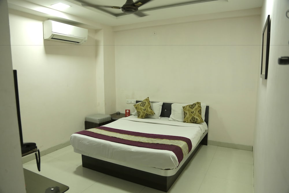Oyo 3749 Hotel Krishna - last minute hotel in Indore