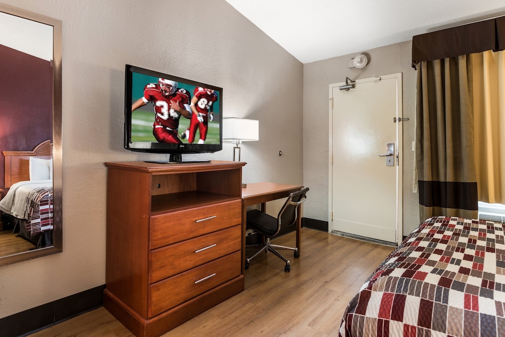 Red Roof Inn Morton Grove - photo 10