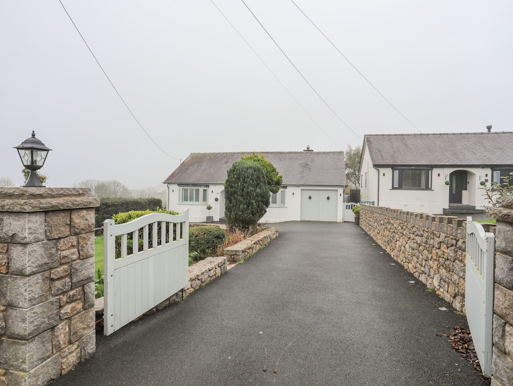 Tyddyn Glas in Benllech, United Kingdom