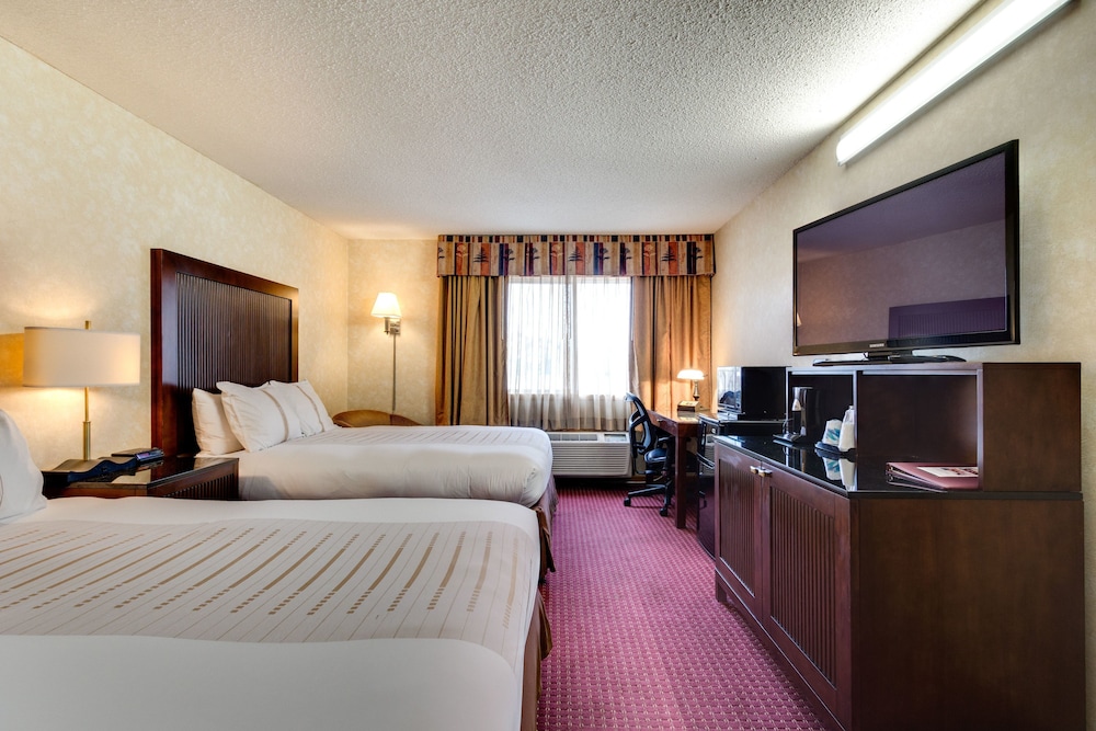 Fireside Inn and Suites - photo 20
