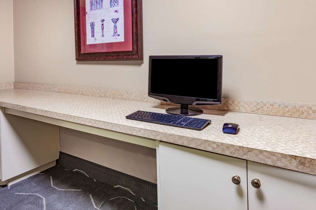 Days Inn by Wyndham Altavista - photo 38