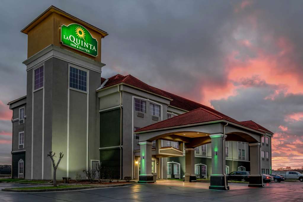 La Quinta Inn & Suites by Wyndham Canton MS - photo 4