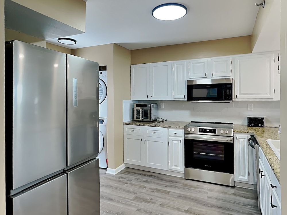 Emerald Towers II by Southern Vacation Rentals - photo 7