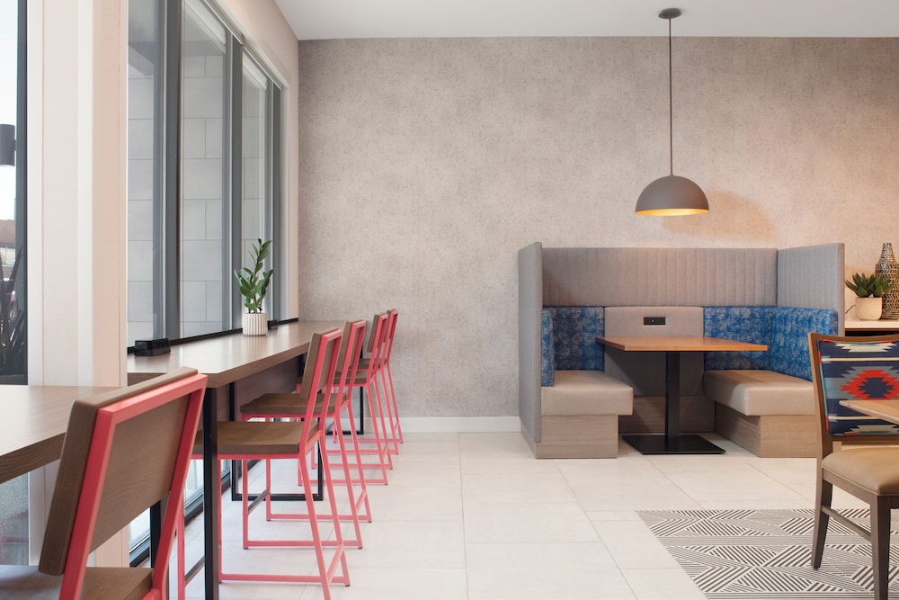 Home2 Suites by Hilton Albuquerque Airport - photo 8