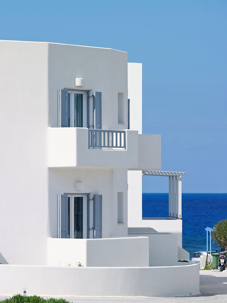 Garifalakis Comfort Rooms in Milos, Greece