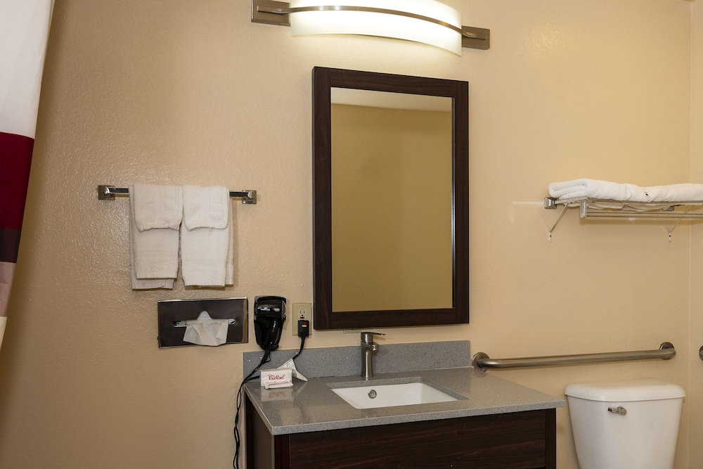 Red Roof Inn Valdosta University - photo 23