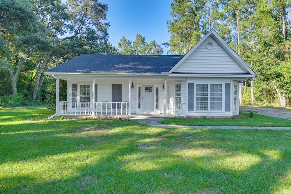 Peaceful Fairhope Cottage W Covered Patio 17244380 — Fairhope