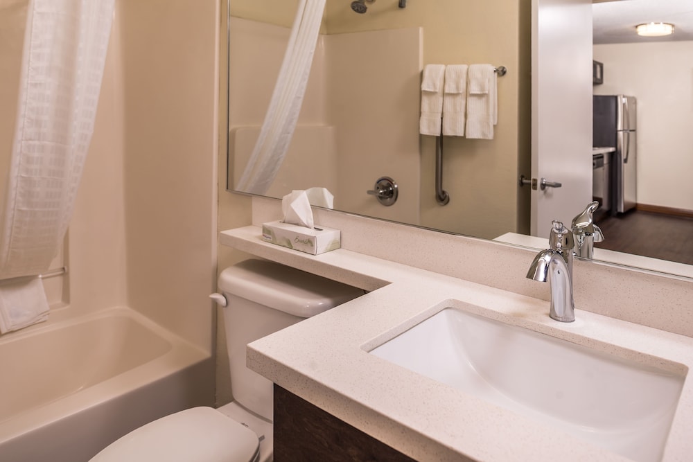 Candlewood Suites Topeka West by IHG - photo 13
