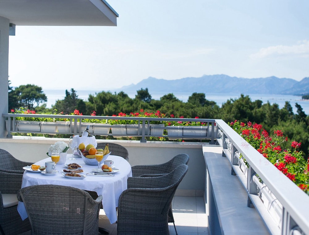 Aparthotel Miramare — Makarska — photo 2