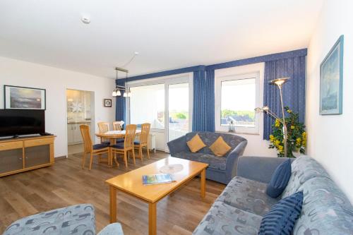 Trafalgar 328 — 4-Star Luxury Hotel in Cuxhaven, Germany