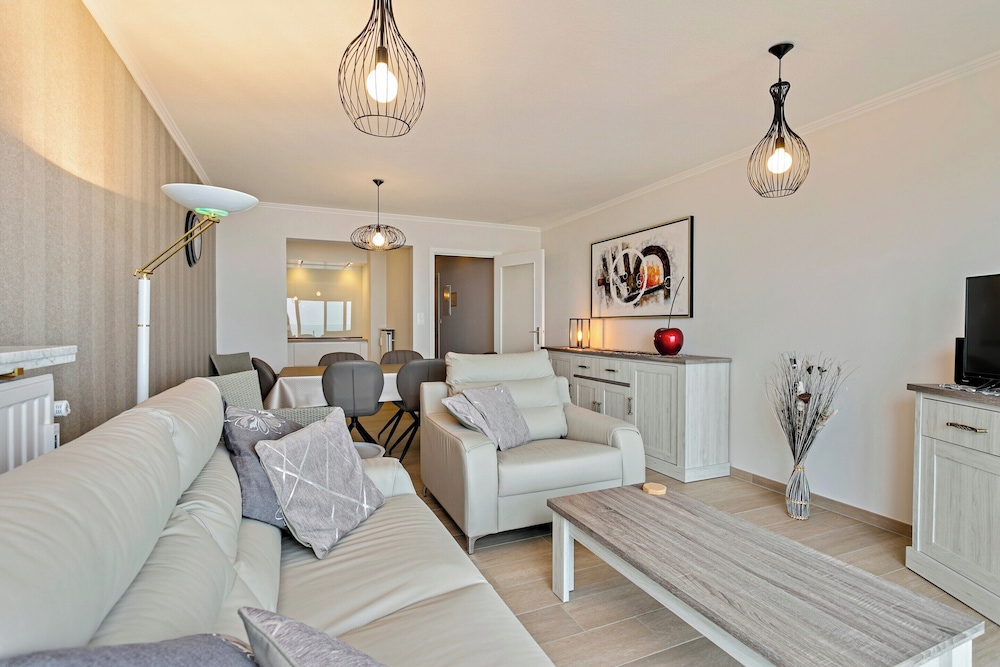 Apartment in Blankenberge With Sea Views — 4-Star Luxury Hotel in Blankenberge, Belgium