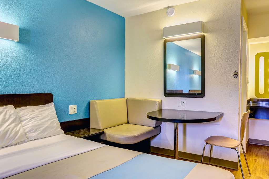 Motel 6 Dickson TN - photo 14